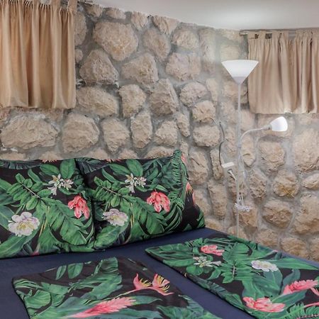 דראמליי Apartments Tommi מראה חיצוני תמונה