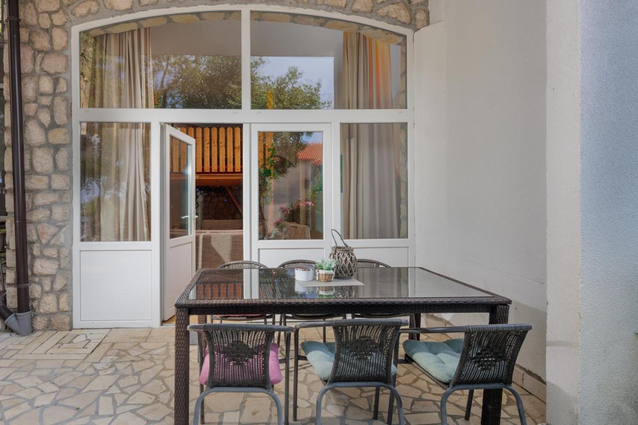 דראמליי Apartments Tommi מראה חיצוני תמונה
