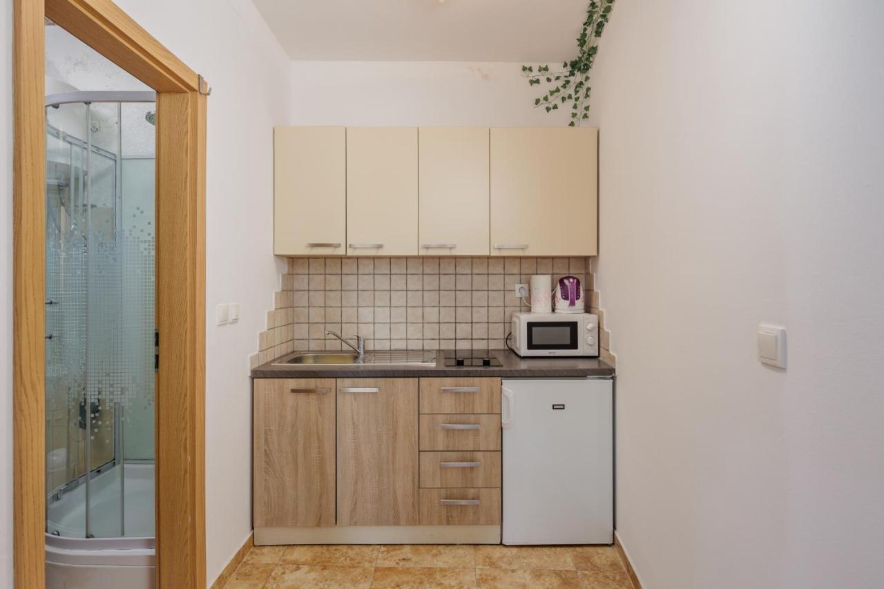 דראמליי Apartments Tommi מראה חיצוני תמונה