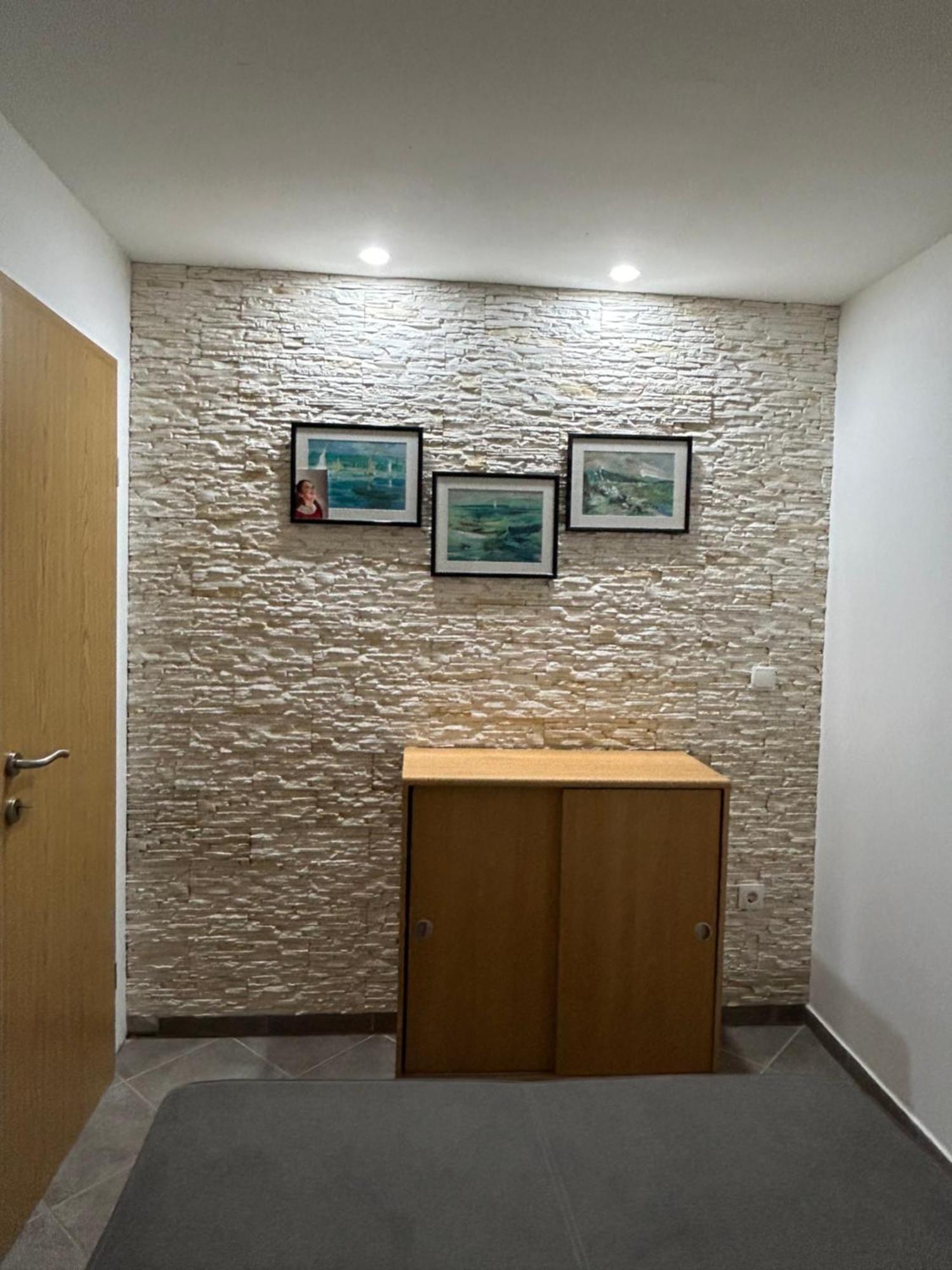 דראמליי Apartments Tommi מראה חיצוני תמונה