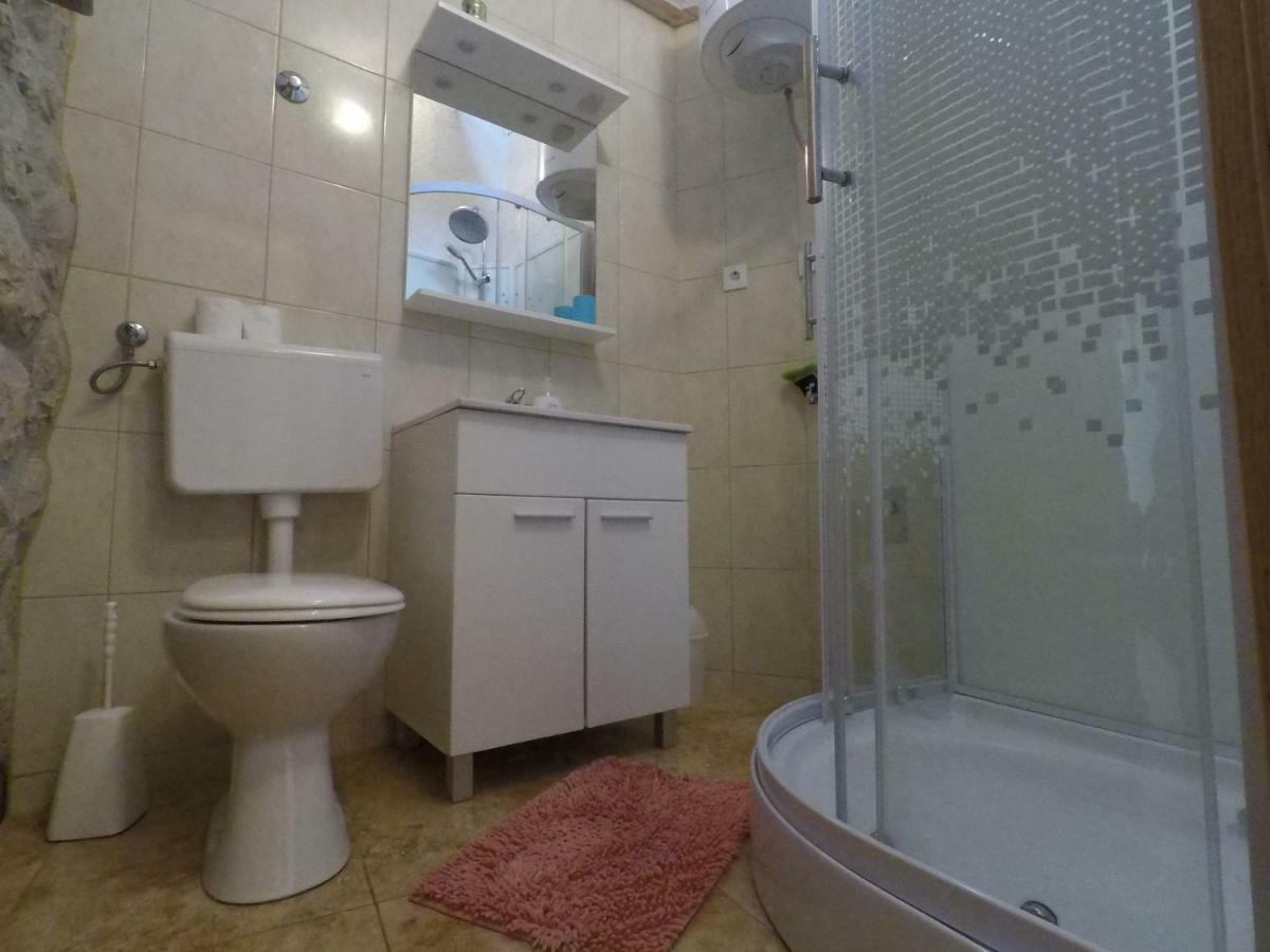 דראמליי Apartments Tommi מראה חיצוני תמונה