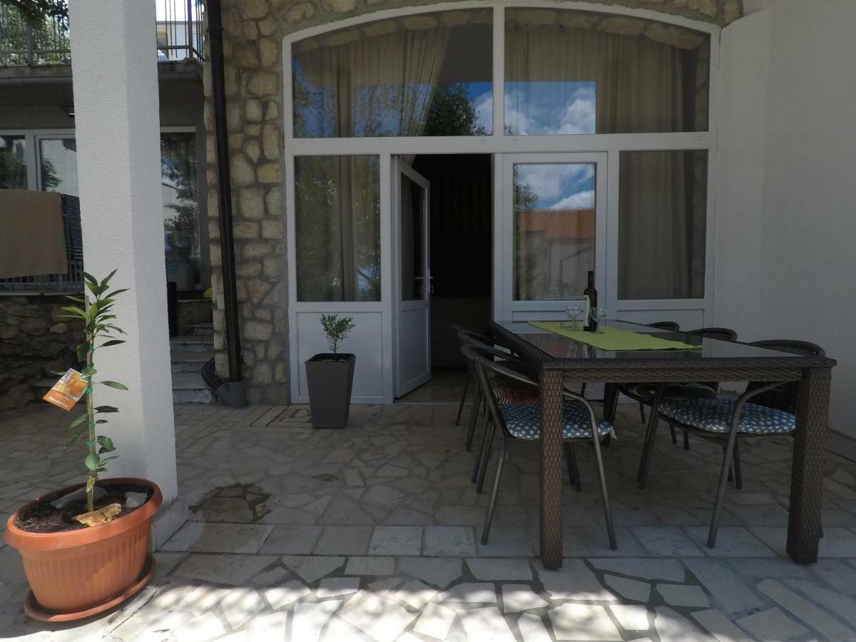 דראמליי Apartments Tommi מראה חיצוני תמונה