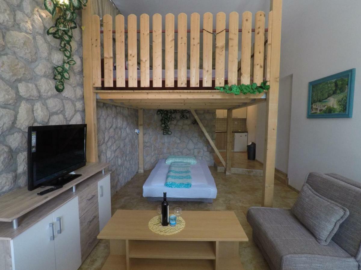 דראמליי Apartments Tommi מראה חיצוני תמונה