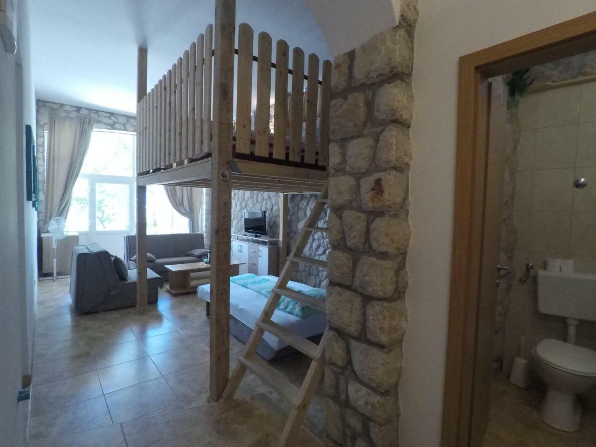 דראמליי Apartments Tommi מראה חיצוני תמונה