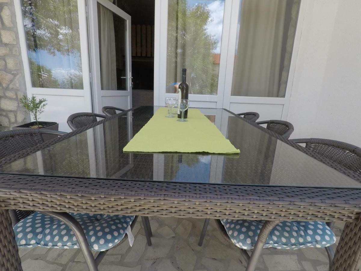 דראמליי Apartments Tommi מראה חיצוני תמונה